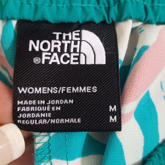 The North Face lightweight swim/athletic shorts, elastic waistband, size M - Picture 5 of 9